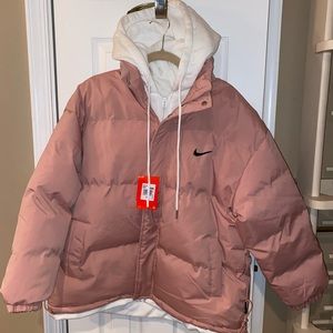 Womens L Nike Puffer Jacket.